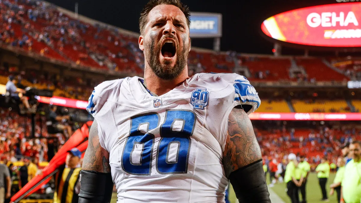 Why the Chicago Bears should sign Taylor Decker before training camp