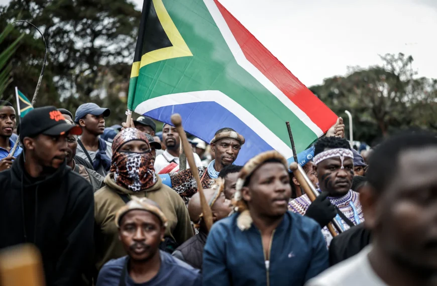 Migrants in South Africa face deadline as activists demand they leave