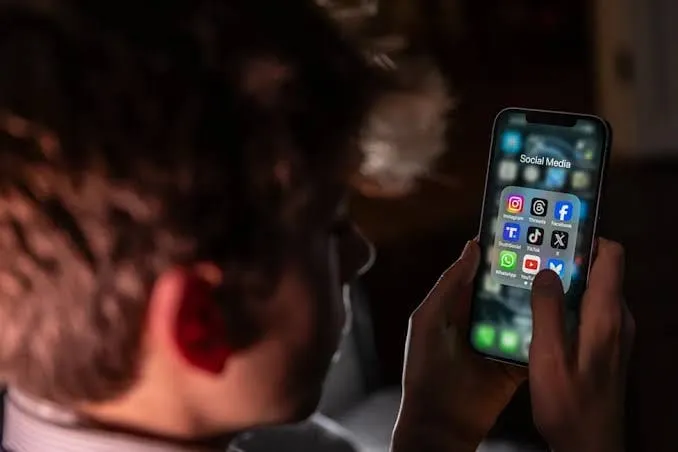 UK Government Moves to Limit Teen Social Media Use After Midnight