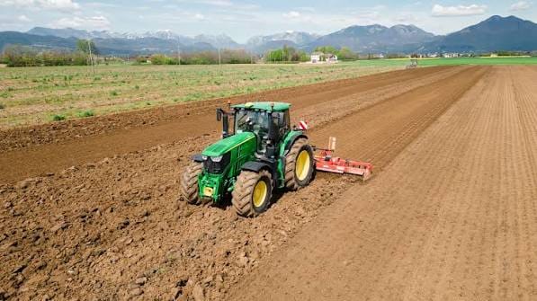FG Pushes Equipment Leasing to Empower Young Agripreneurs