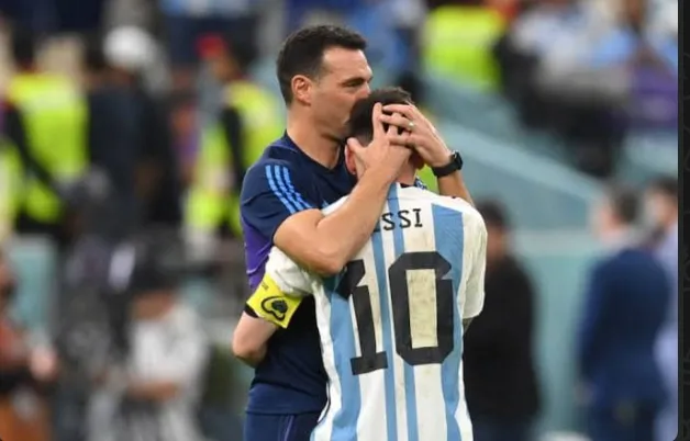 Argentina Boss Scaloni Pays Tribute to Messi Before World Cup Final