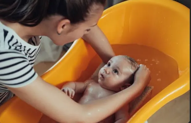 Paediatricians Warn Parents Against Bathing Babies with Cold Water