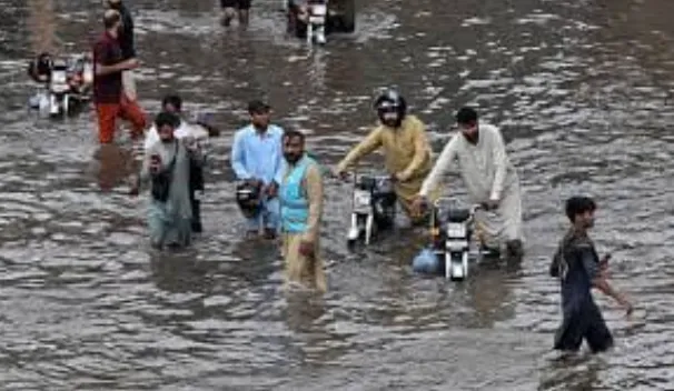 Pakistan Monsoon Death Toll Surpasses 100 as Flooding Worsens