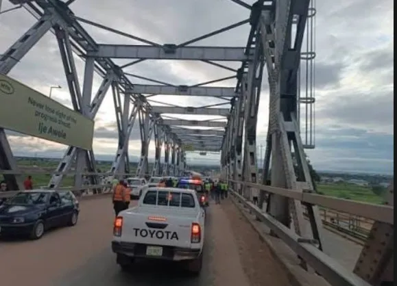 Umahi Orders Temporary Closure of Old Niger Bridge for Major Repairs