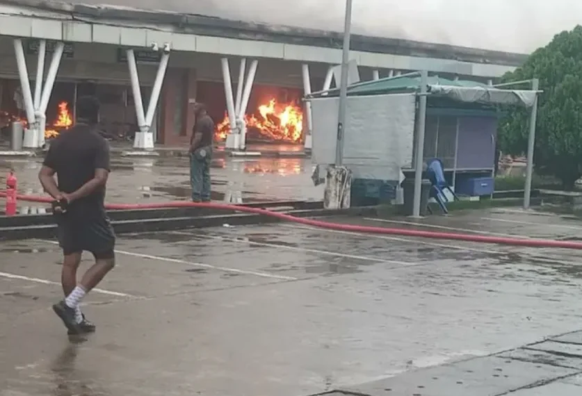 Fire Breaks Out At Shopping Outlet In Calabar