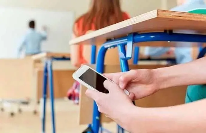 Mexico Bans Mobile Phone Use in Primary and Secondary Schools