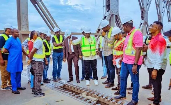 FG Extends First Niger Bridge Closure as Umahi Insists on Safety Before Reopening